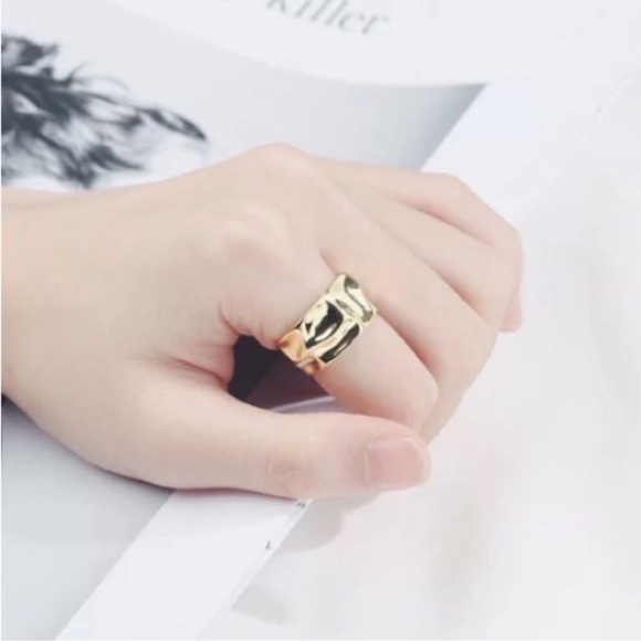 18K GOLD PLATED IRREGULAR RESIZABLE WIDE BAND RING HAMMERED - Picture 4 of 4